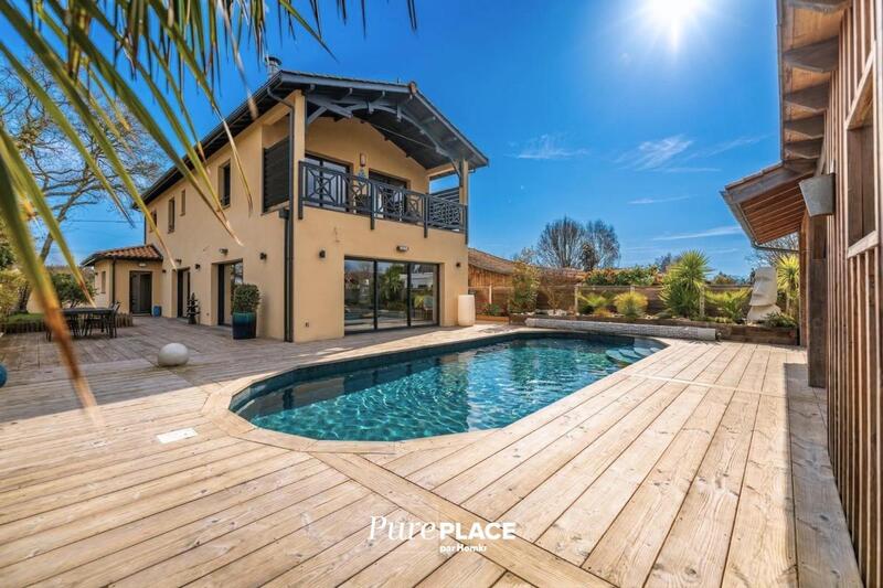 Maison - 199 m² - 7 pièces