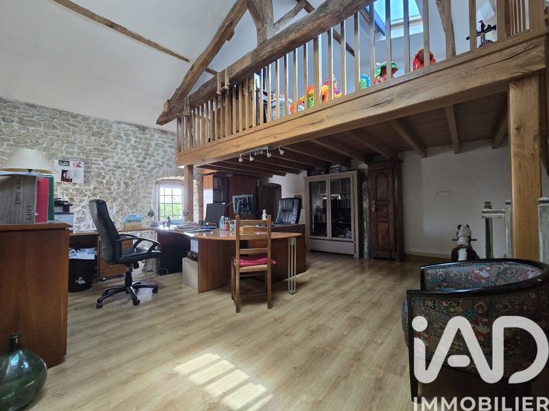 Maison - 208 m² - 9 pièces