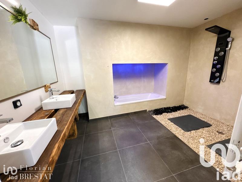 Maison - 192 m² - 6 pièces