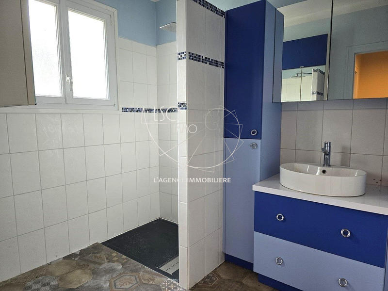 Maison traditionnelle - 185 m² - 6 pièces