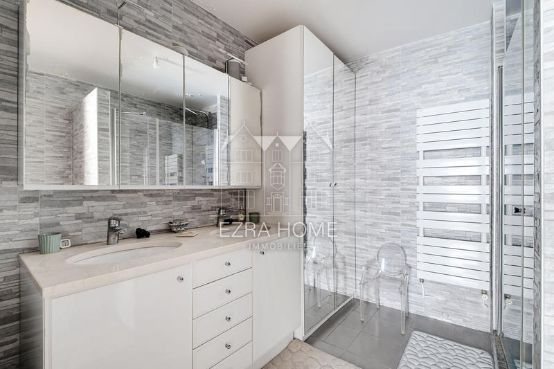 Appartement - 153 m² - 5 pièces