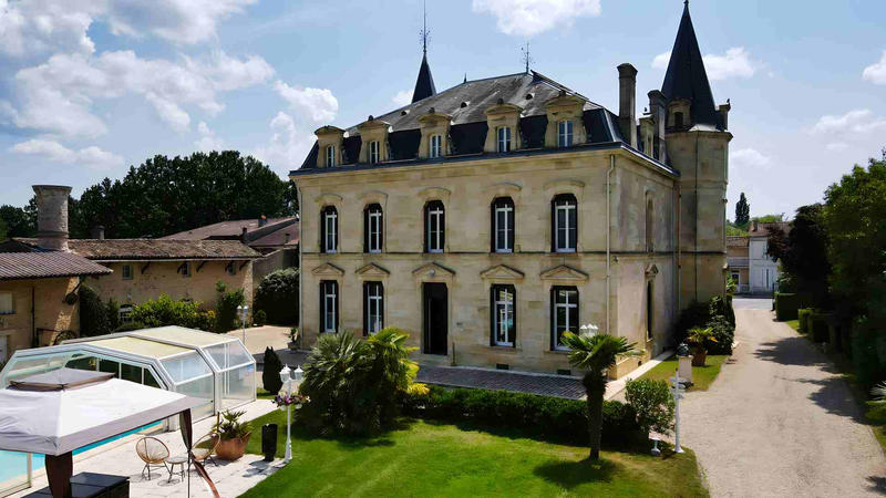 Château - 1 500 m² - 25 pièces