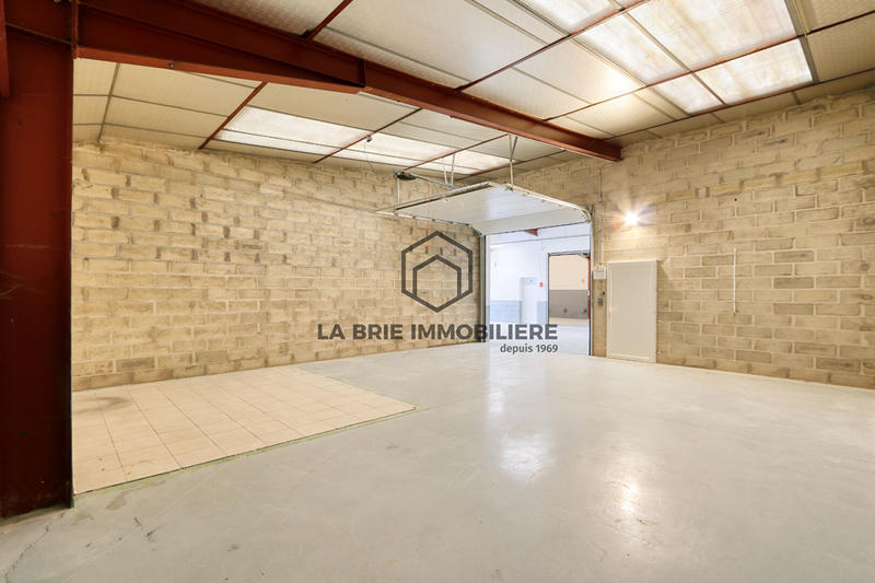 Local d'activité / Entrepôt - 68 m² - 1 pièce