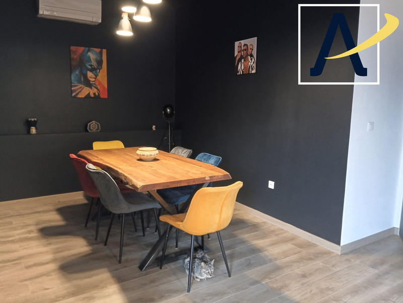 Appartement - 90 m² - 5 pièces