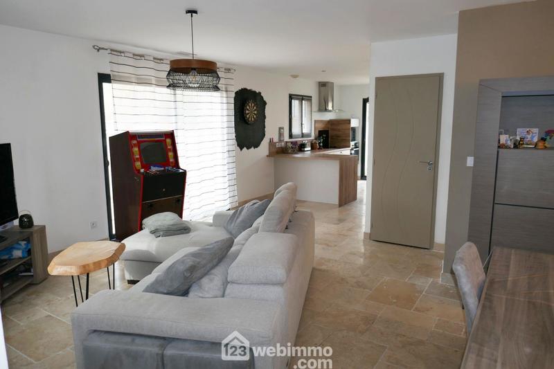 Villa - 90 m² - 4 pièces