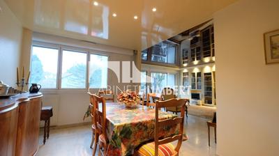 Appartement - 144 m² - 6 pièces