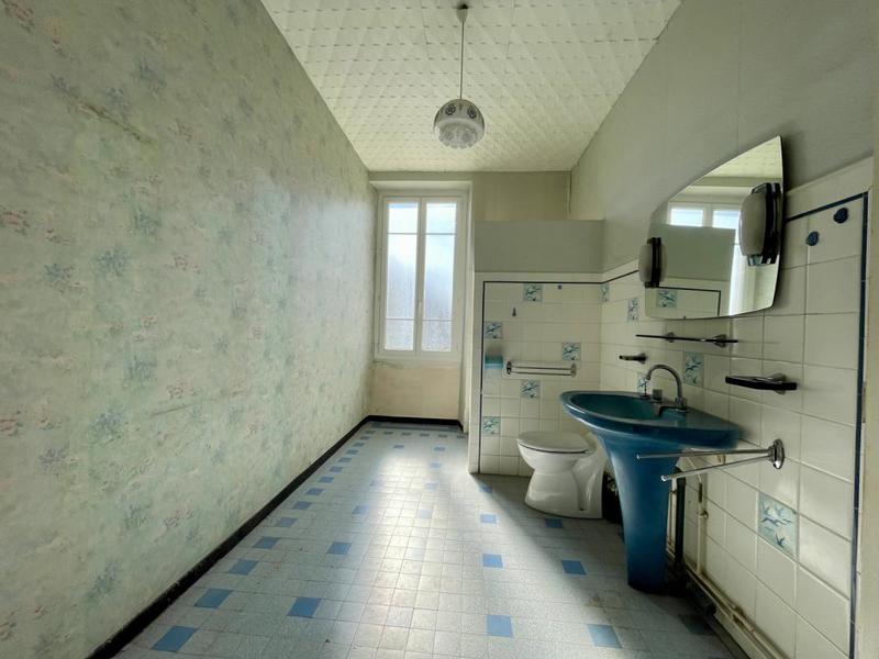 Maison - 220 m² - 7 pièces