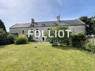 Maison - 225 m² - 10 pièces