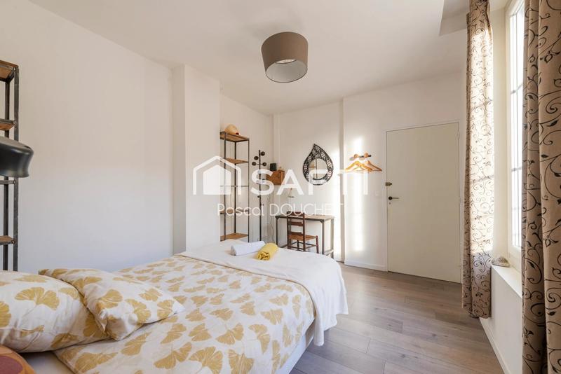 Maison - 352 m² - 9 pièces