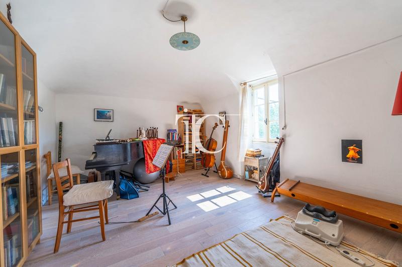 Maison en pierre - 130 m² - 6 pièces