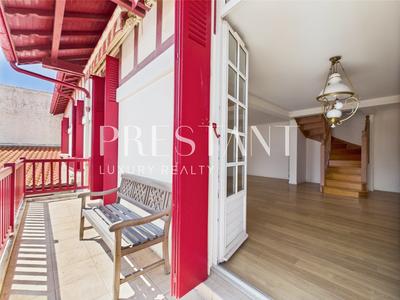 Appartement - 209 m² - 4 pièces