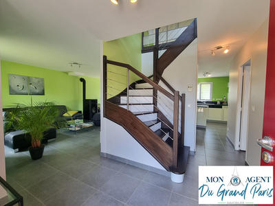 Maison - 146 m² - 6 pièces