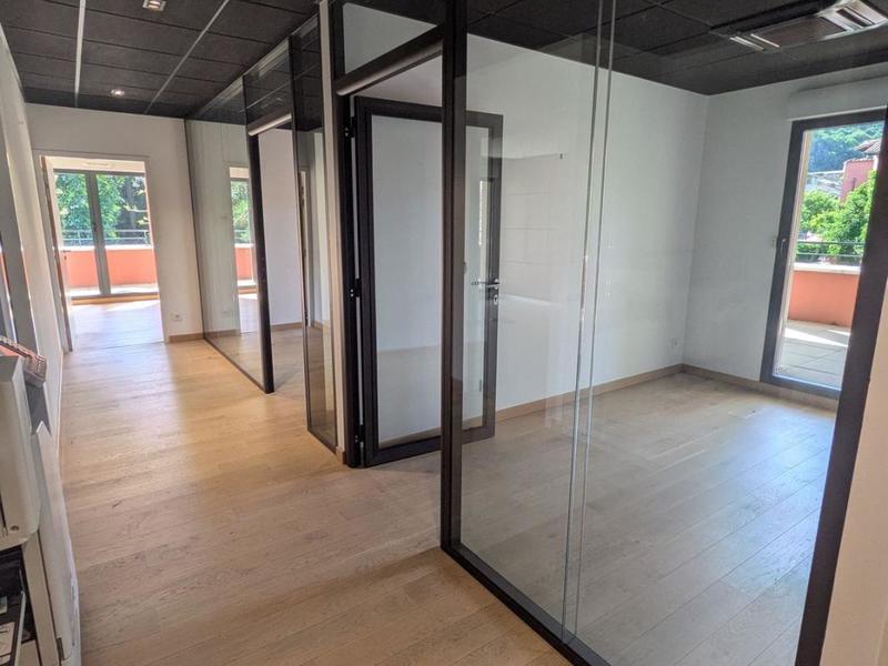 Appartement - 186 m² - 4 pièces