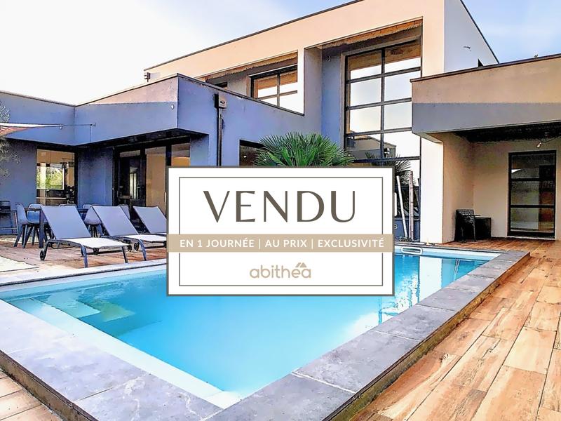 Maison - 281 m² - 11 pièces