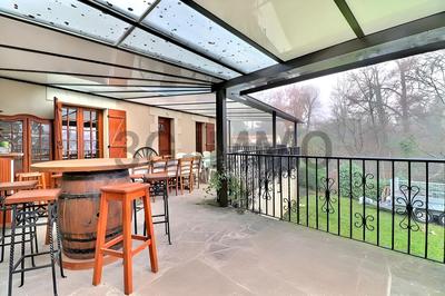 Maison - 154 m² - 9 pièces