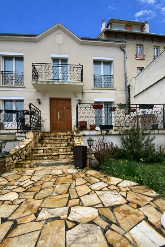Maison - 250 m² - 6 pièces
