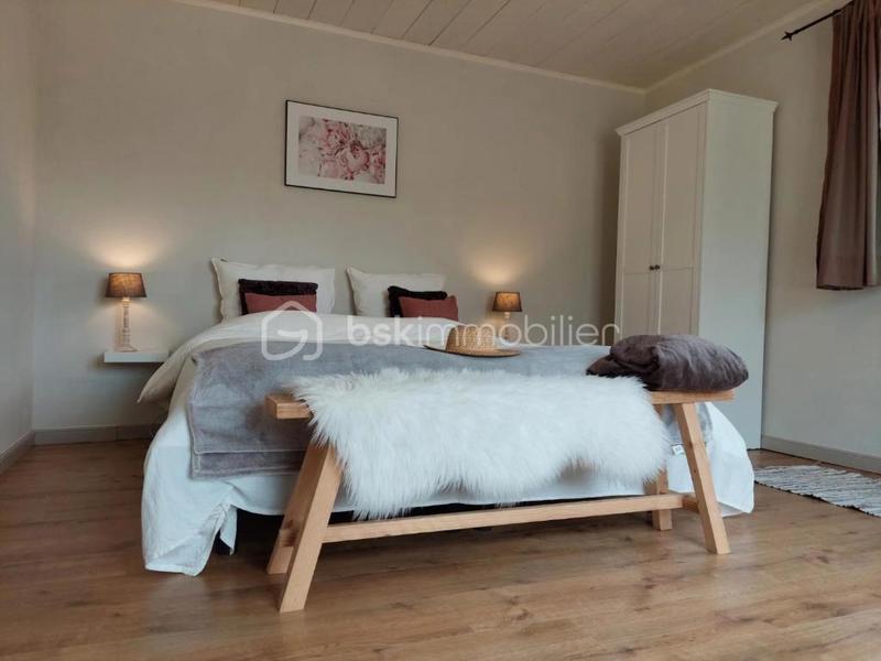 Demeure - 337 m² - 12 pièces