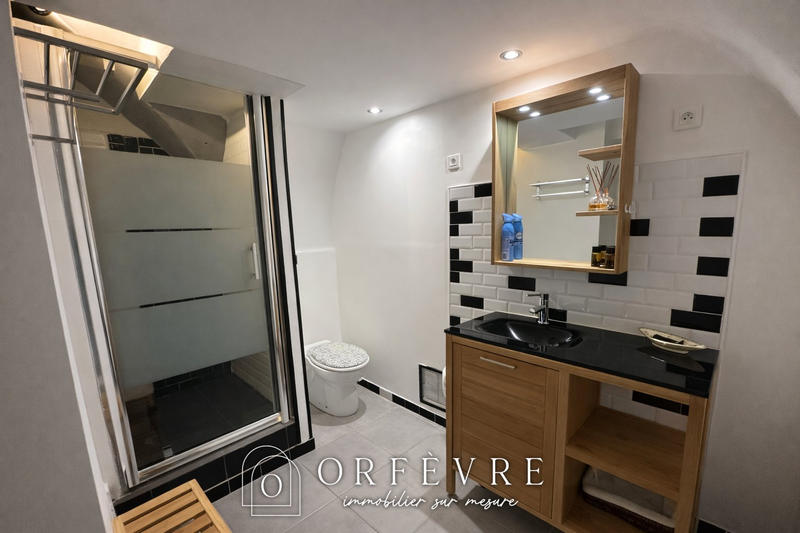 Maison - 200 m² - 7 pièces