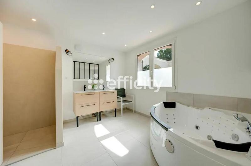 Appartement - 117 m² - 5 pièces