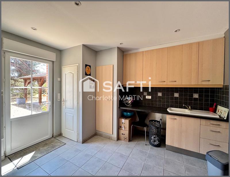 Maison - 220 m² - 10 pièces