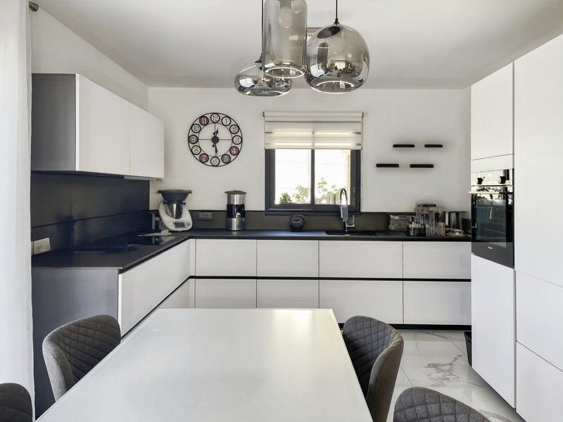 Maison - 165 m² - 6 pièces