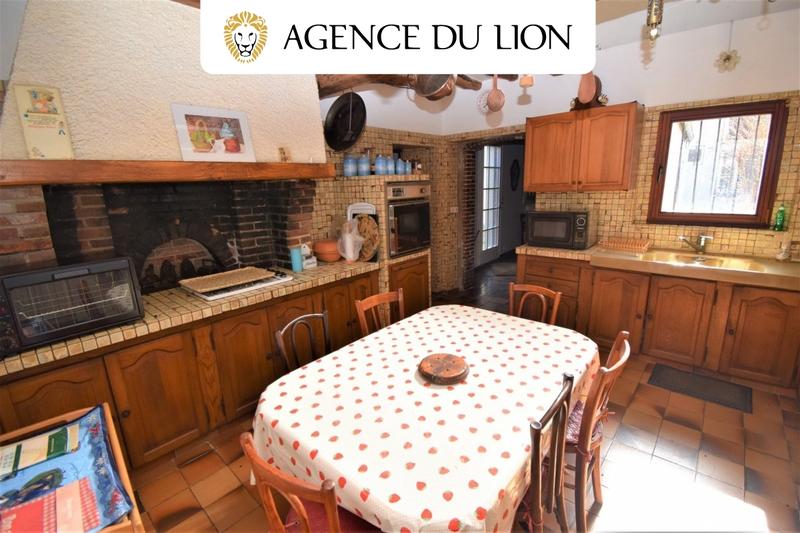 Maison - 219 m² - 7 pièces