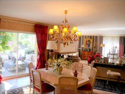 Mas - 303 m² - 8 pièces