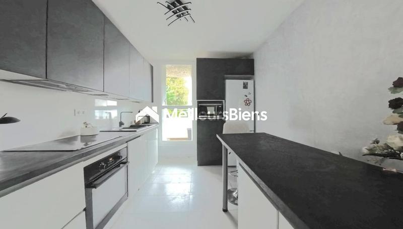 Maison - 97 m² - 5 pièces