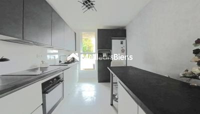 Maison - 97 m² - 5 pièces