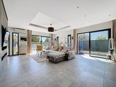 Maison - 153 m² - 5 pièces