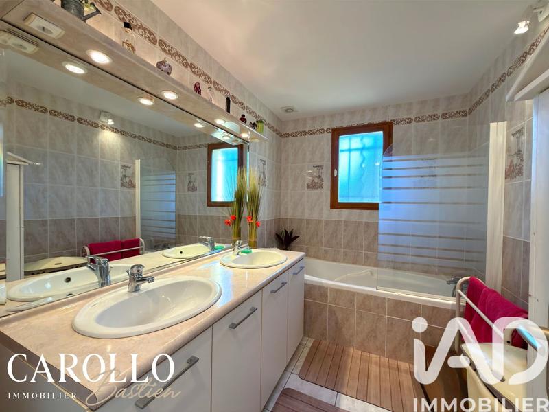 Maison - 105 m² - 5 pièces