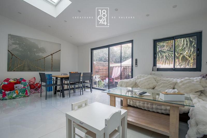 Immeuble - 136 m² - 6 pièces