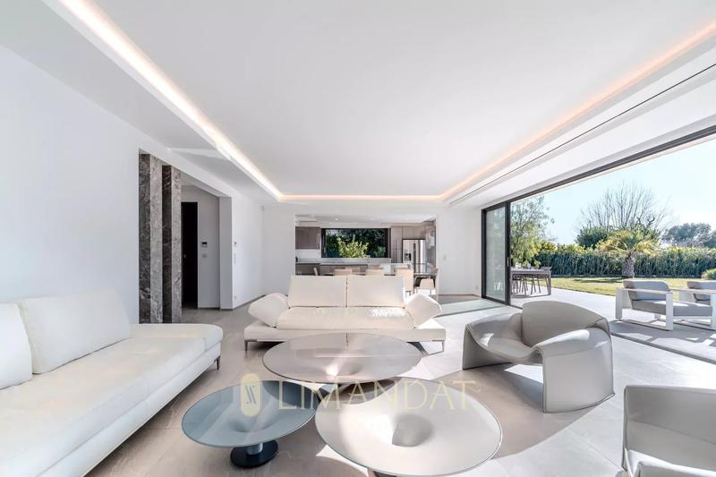 Villa - 275 m² - 7 pièces