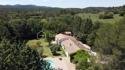 Demeure - 240 m² - 9 pièces