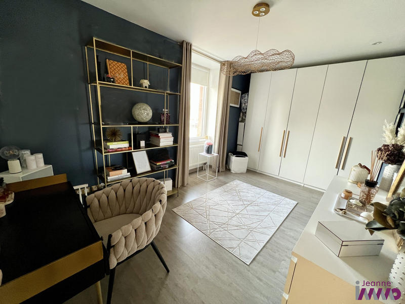 Maison - 243 m² - 7 pièces