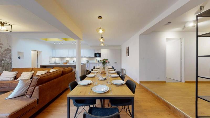 Chambre - 15 m² - 14 pièces