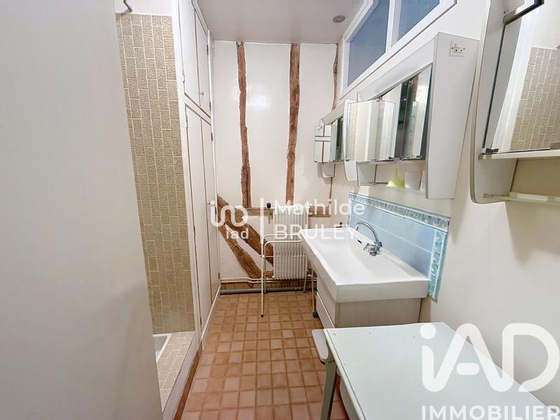 Maison - 245 m² - 8 pièces