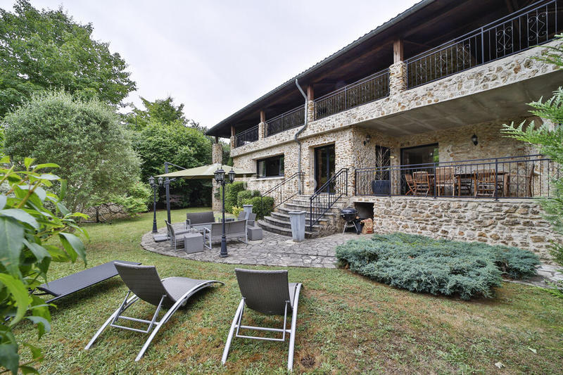 Villa - 253 m² - 8 pièces
