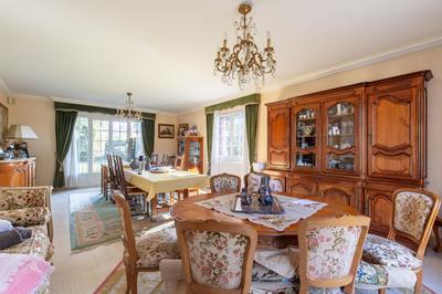 Maison - 308 m² - 10 pièces