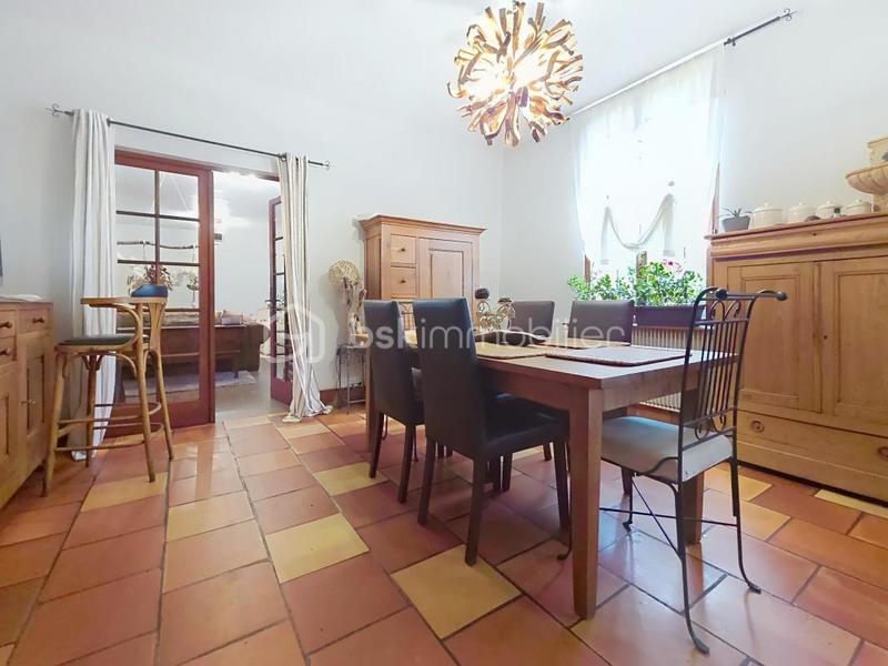Propriété - 350 m² - 10 pièces