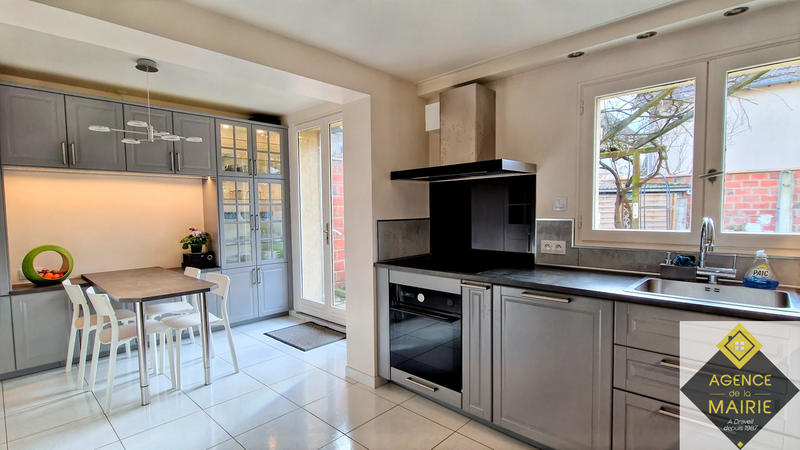 Maison - 165 m² - 8 pièces