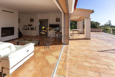 Maison - 465 m² - 14 pièces