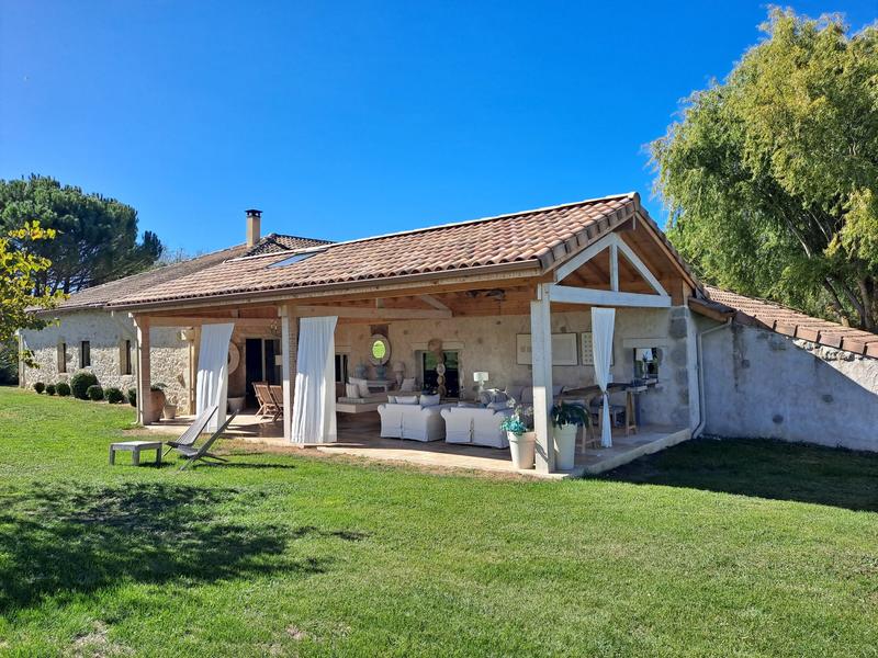 Maison - 297 m² - 7 pièces