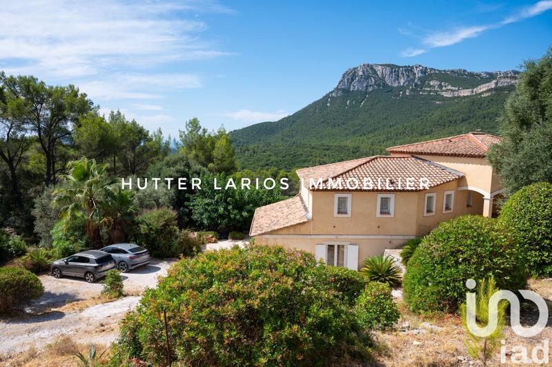 Maison - 231 m² - 8 pièces