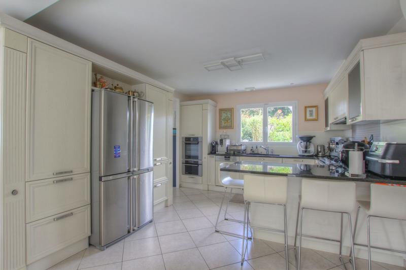 Maison - 204 m² - 6 pièces