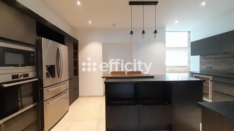 Maison - 180 m² - 7 pièces