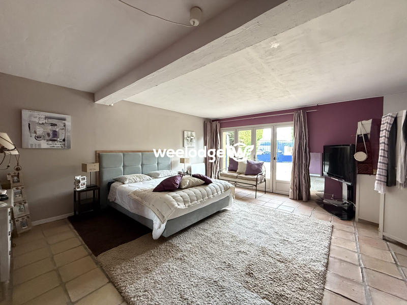 Maison traditionnelle - 207 m² - 6 pièces