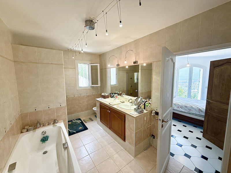 Maison - 150 m² - 5 pièces