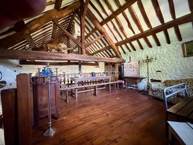 Corps de ferme - 300 m² - 7 pièces