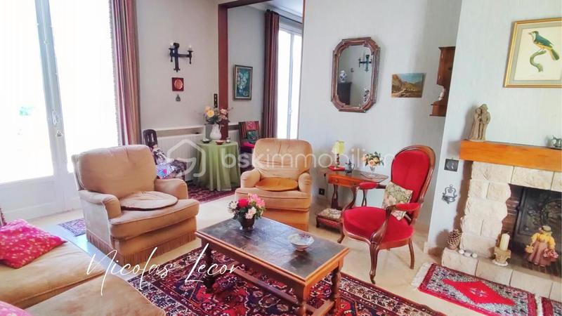 Maison - 196 m² - 7 pièces